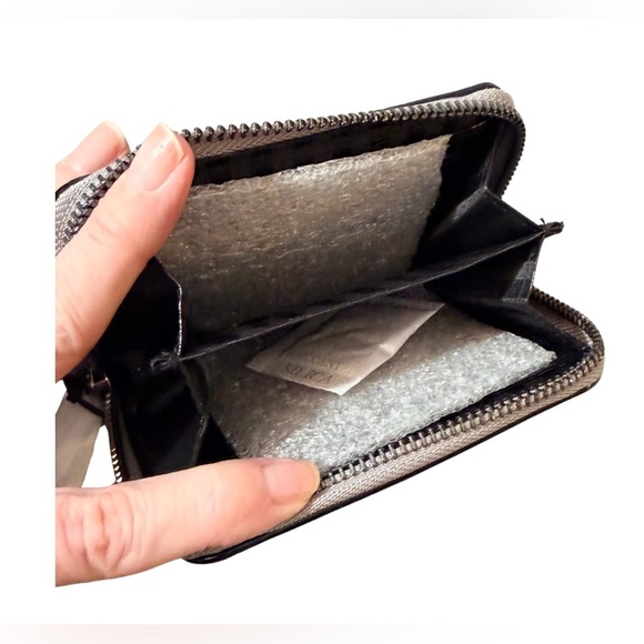 The Victoria Small Wallet - Picture 3 of 9